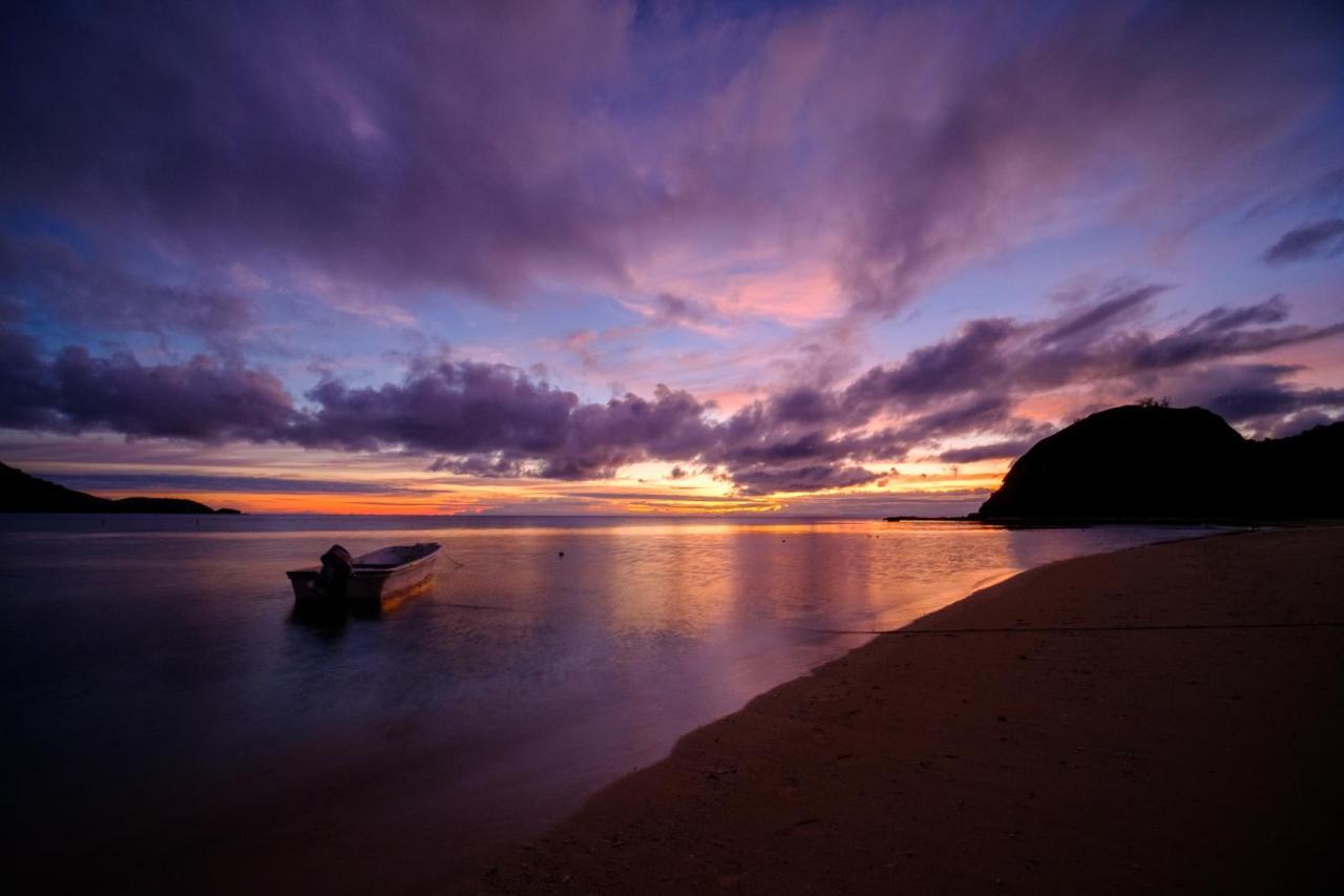 Barefoot Kuata Island Resort Ngoại thất bức ảnh