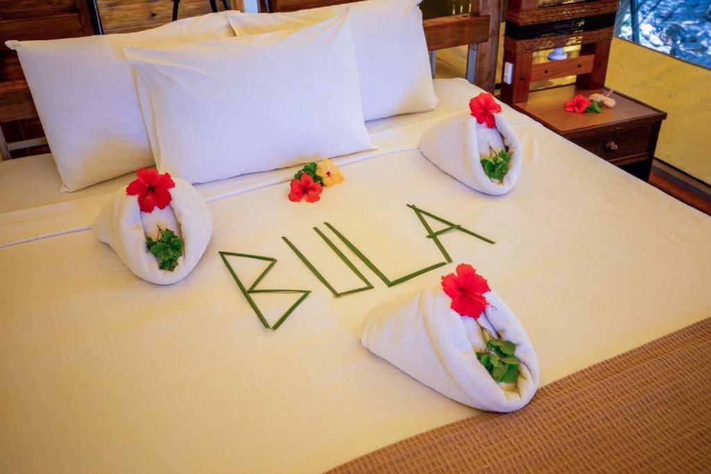Barefoot Kuata Island Resort Ngoại thất bức ảnh