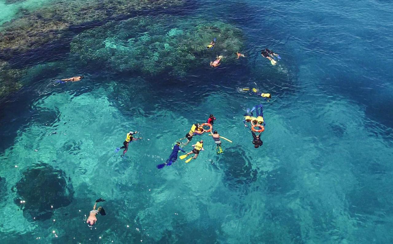 Barefoot Kuata Island Resort Ngoại thất bức ảnh