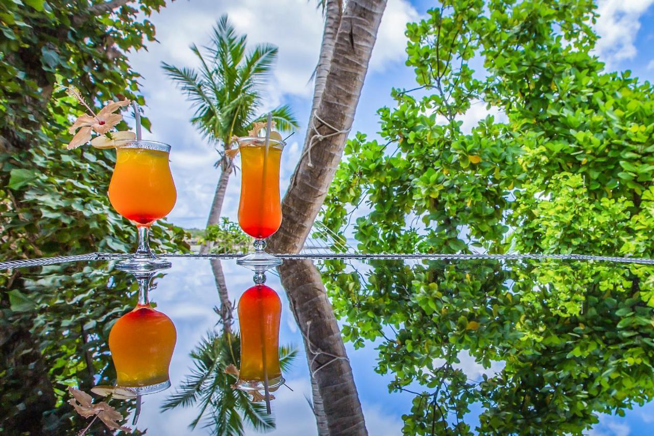 Barefoot Kuata Island Resort Ngoại thất bức ảnh