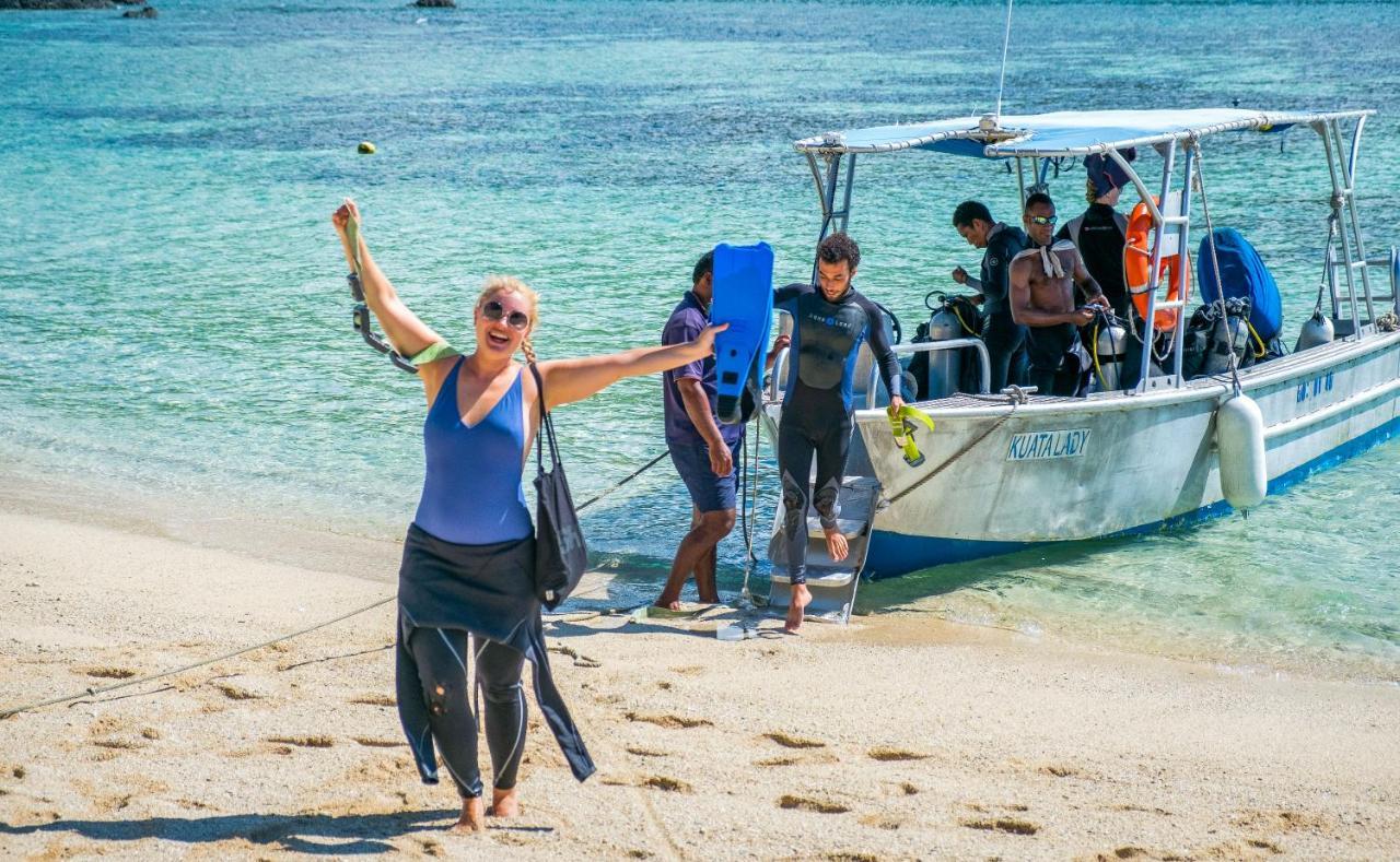 Barefoot Kuata Island Resort Ngoại thất bức ảnh