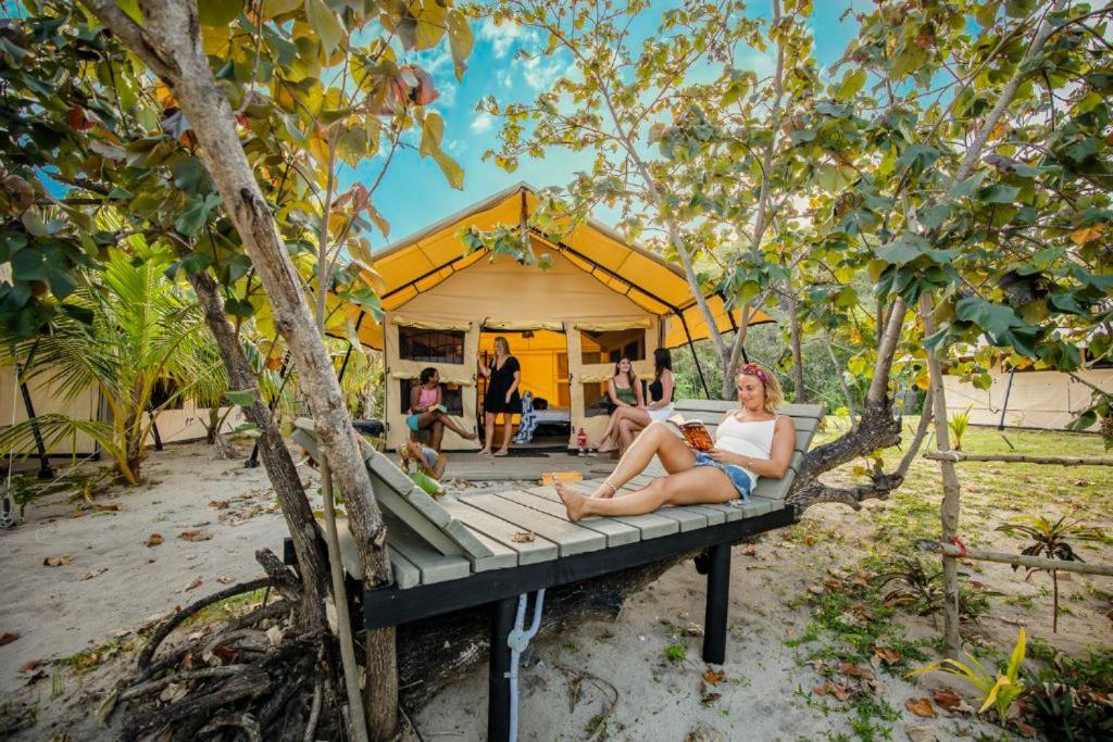 Barefoot Kuata Island Resort Ngoại thất bức ảnh