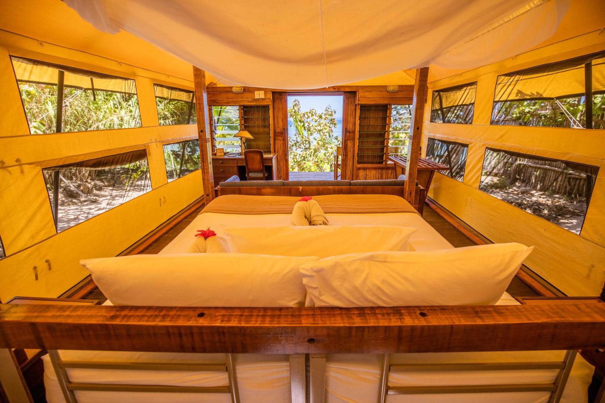 Barefoot Kuata Island Resort Ngoại thất bức ảnh