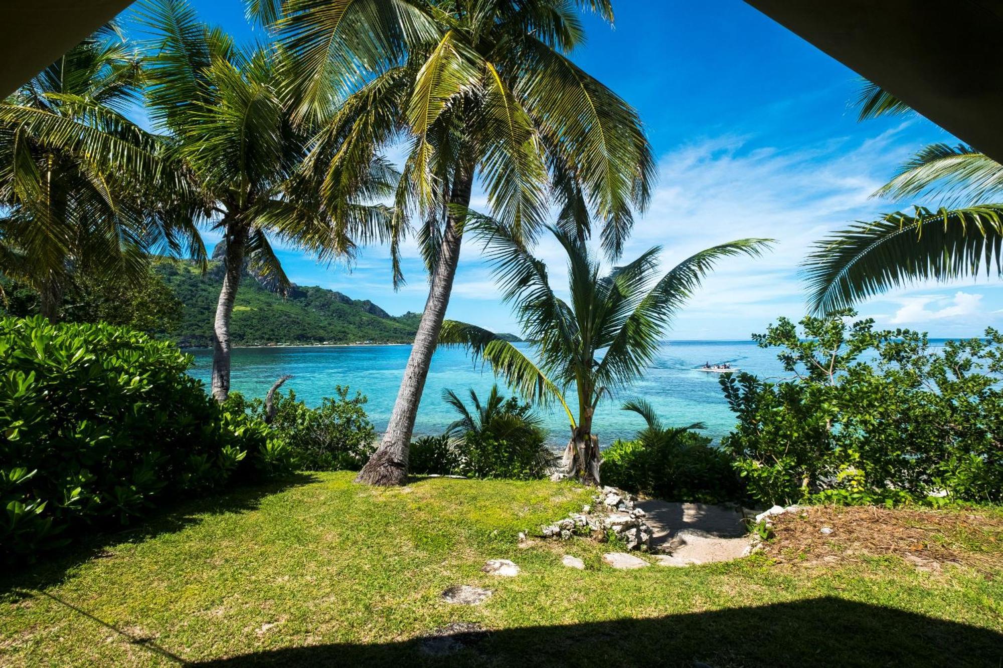 Barefoot Kuata Island Resort Ngoại thất bức ảnh