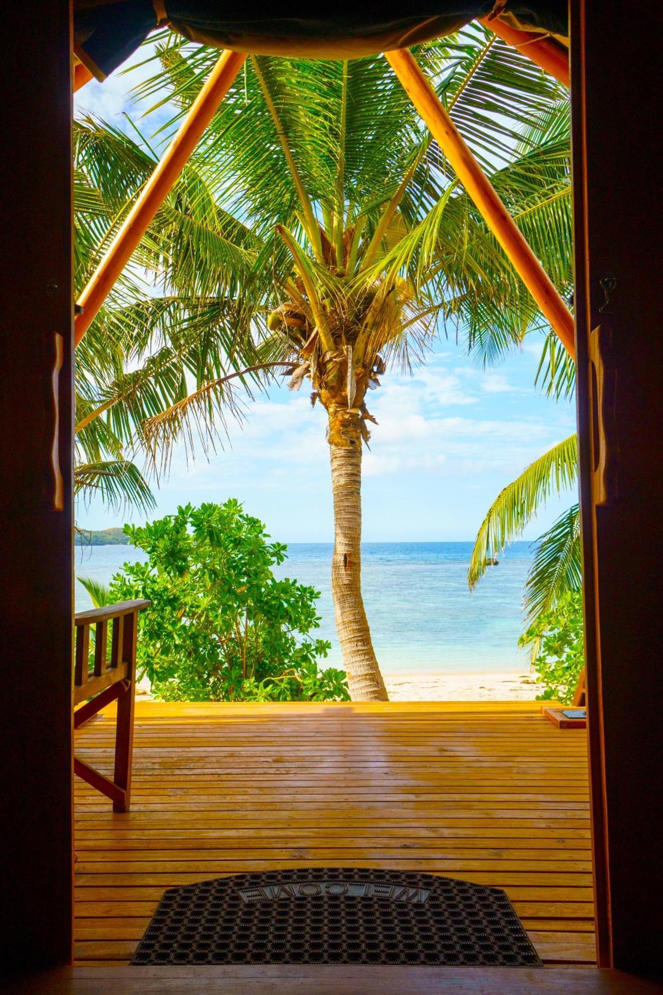 Barefoot Kuata Island Resort Ngoại thất bức ảnh